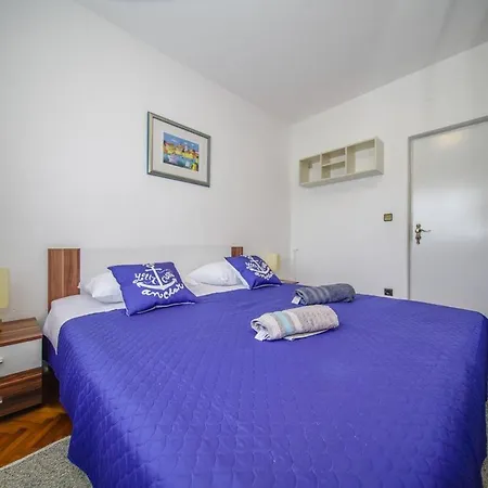 Mate Apartman Splitska