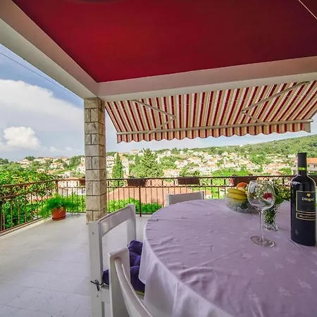 Mate Apartment Splitska