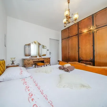 Apartment Mate