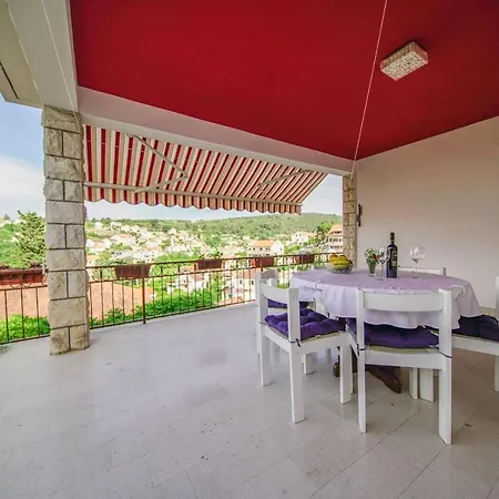 Mate Apartment *